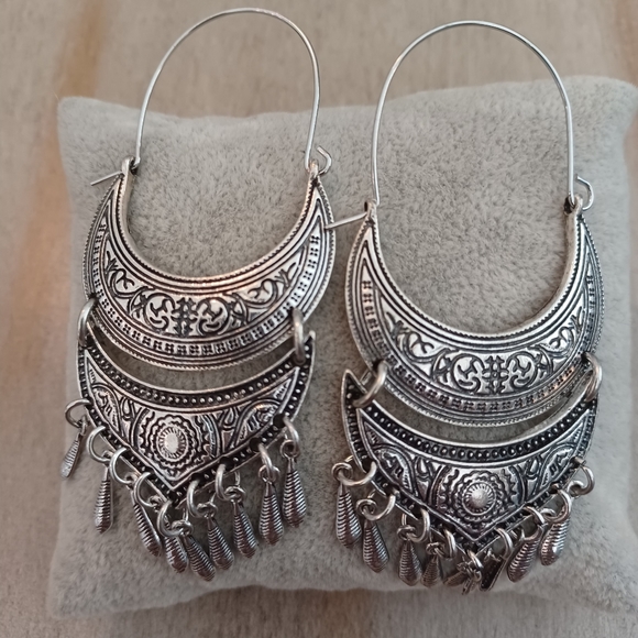 Tibetan Silver Bohemian Beaded Feather Dangle Drop Earrings - Picture 3 of 5